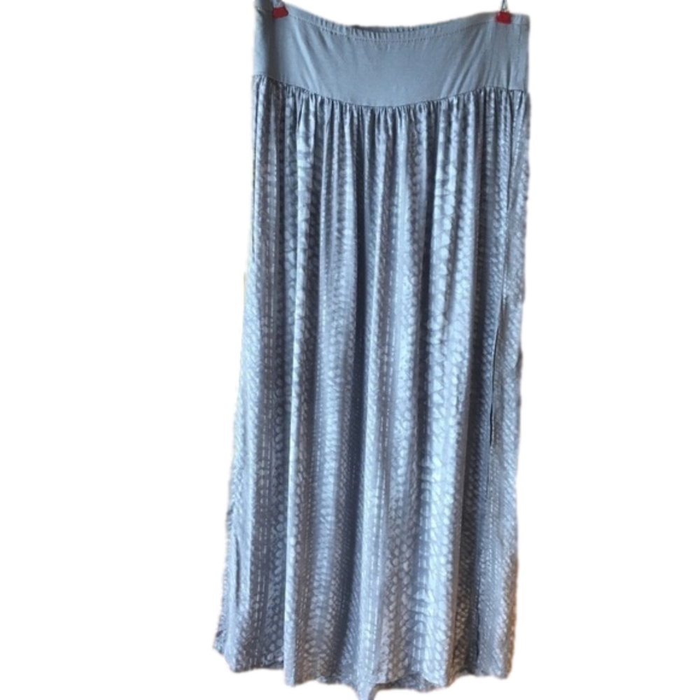 𝅺LASCANA pull on skirt lightweight with side slits.